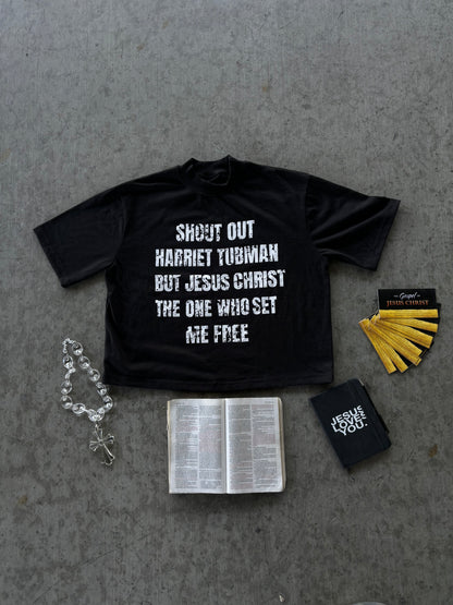 "JESUS SETS FREE" BOXY  CROPPED TEE