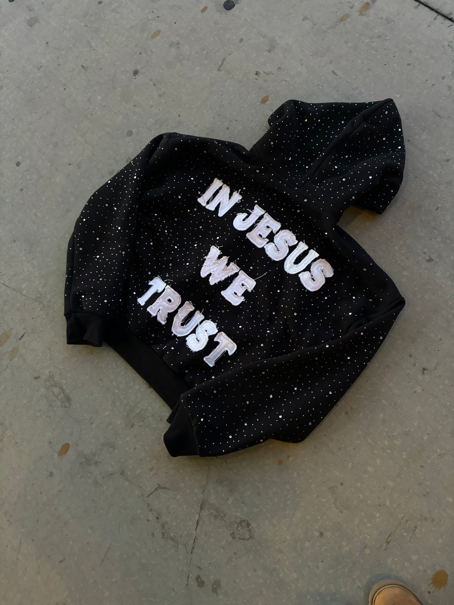 “SHINE YOUR LIGHT”               ZIPUP HOODIE
